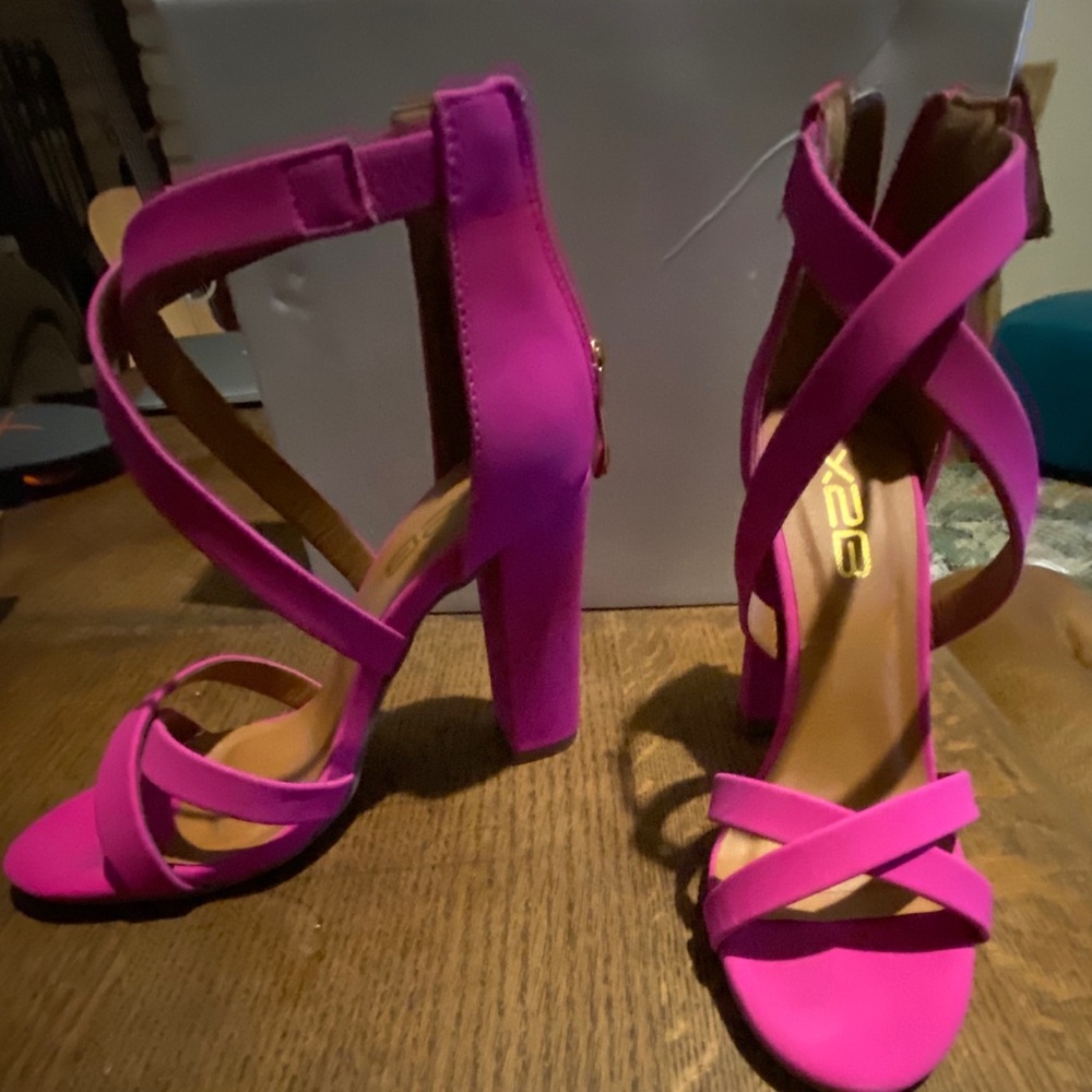 Hot, fuschia pink heels